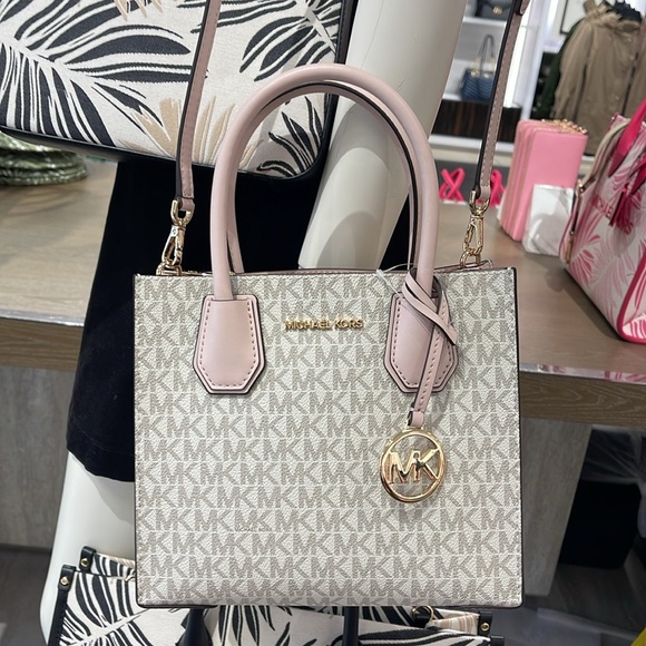 MICHAEL KORS
Mercer Medium Signature Logo Accordion Crossbody Messenger Satchel - Picture 1 of 16